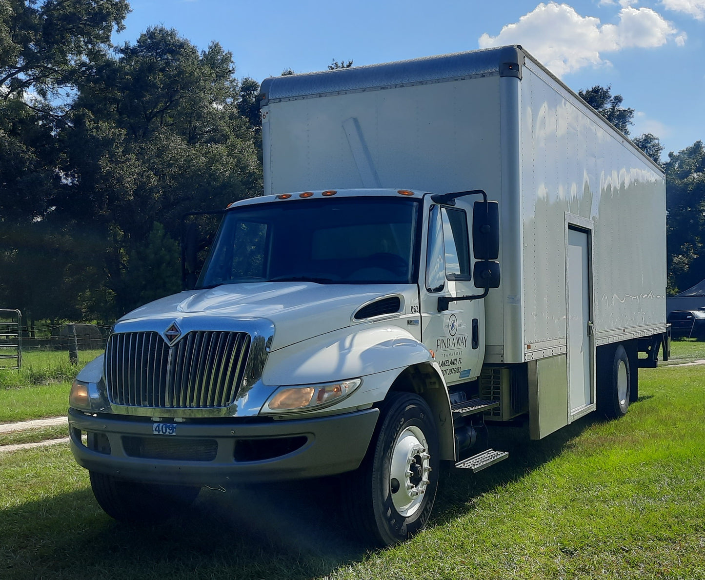 2014 International 4300 Durastar 26ft box truck