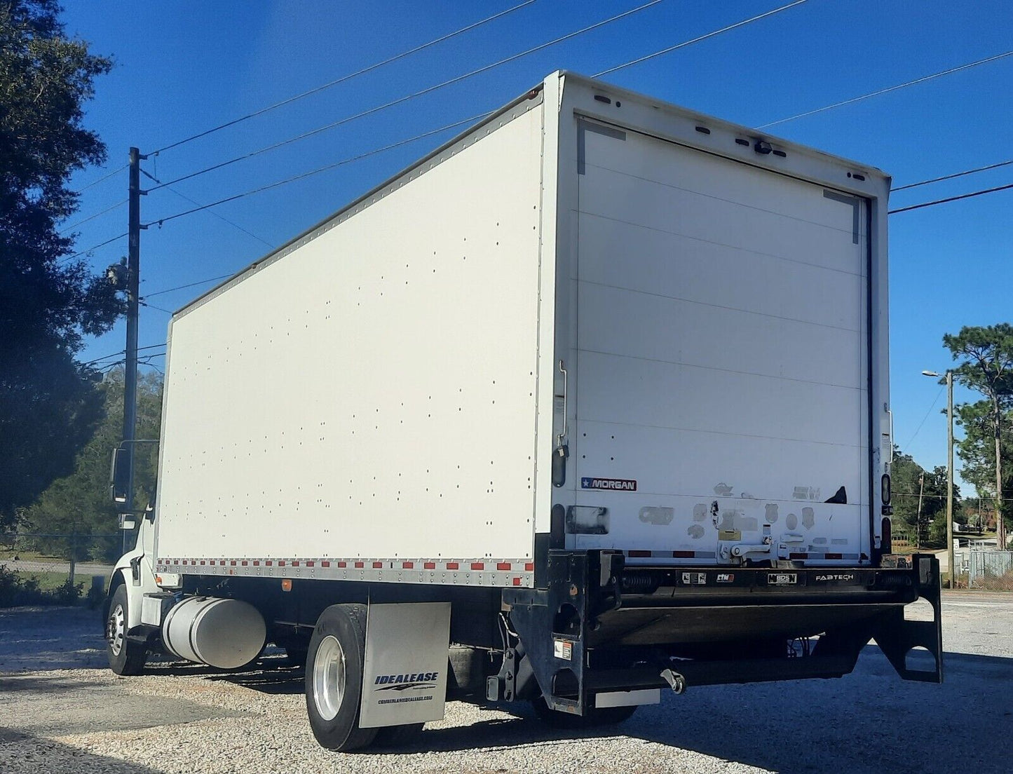 2018 International 8600 Box Truck - LIFTGATE - FULLY LOADED