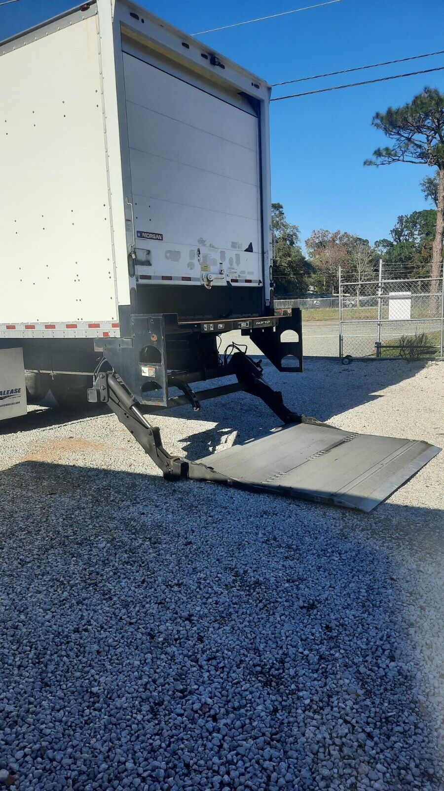 2018 International 8600 Box Truck - LIFTGATE - FULLY LOADED